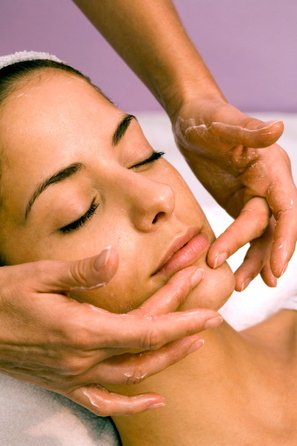 Natural Face Lift Massage - UpLift Spa